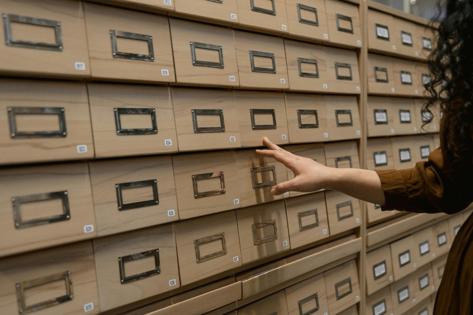 Archival Metadata Management