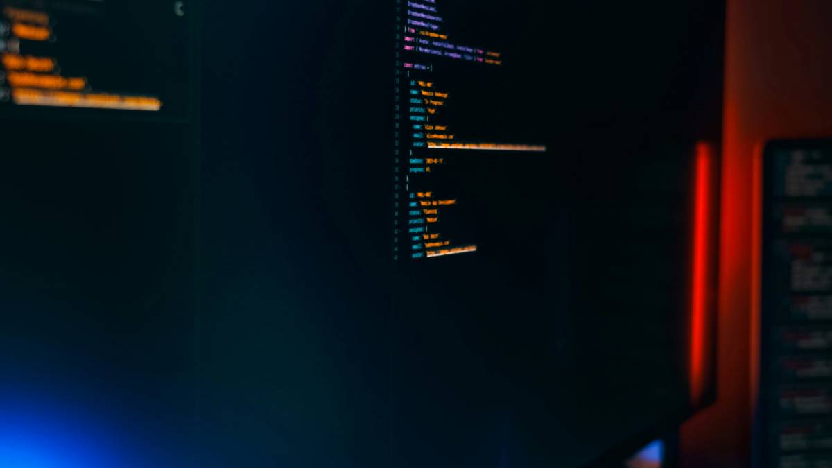 Screenshot of a clean dashboard interface displaying synced archive status metrics.