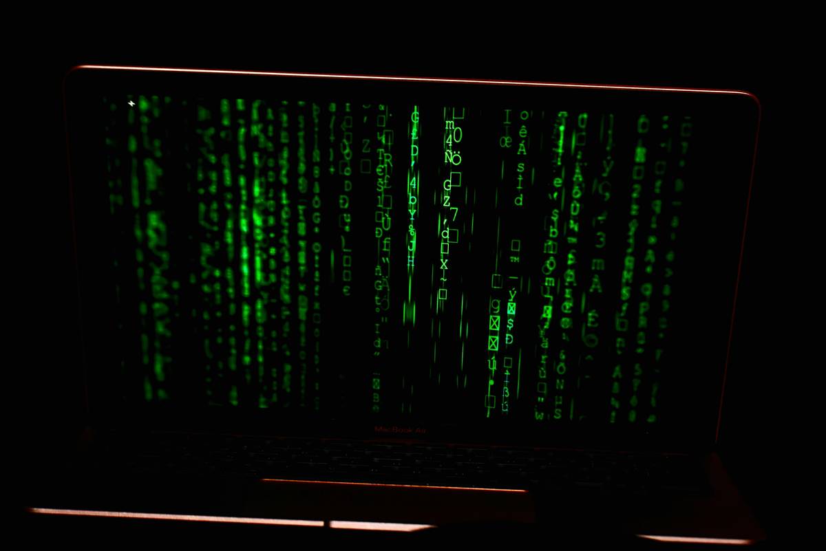 A comparison table highlighting key features of Amazon S3 vs. Google Workspace Vault for retention policy automation.